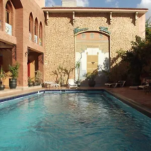 الكبير فندق
